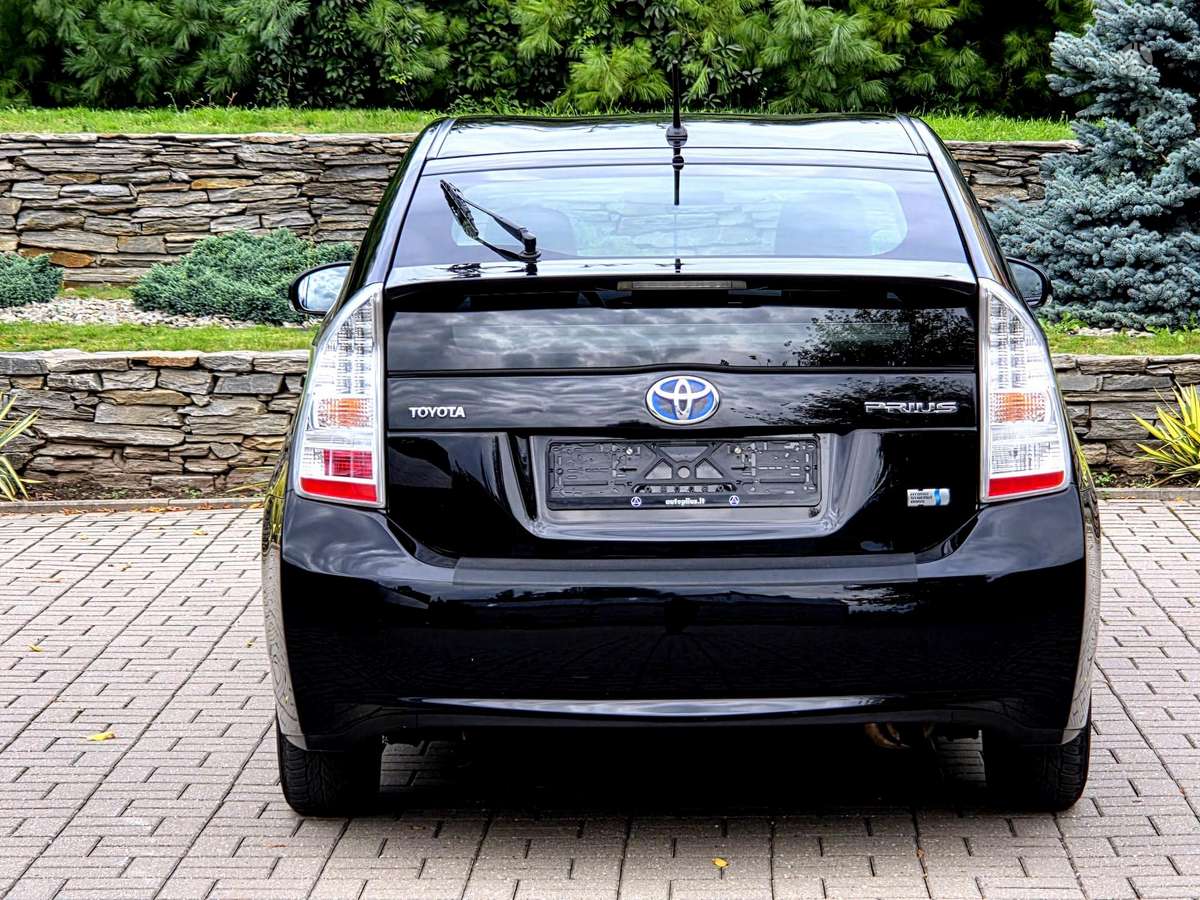 Toyota Prius - 8
