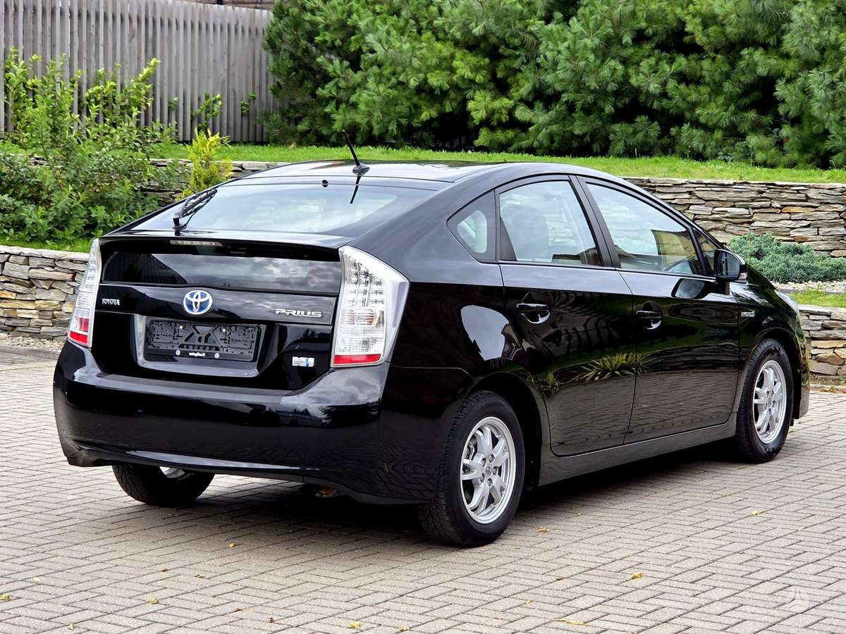 Toyota Prius - 10