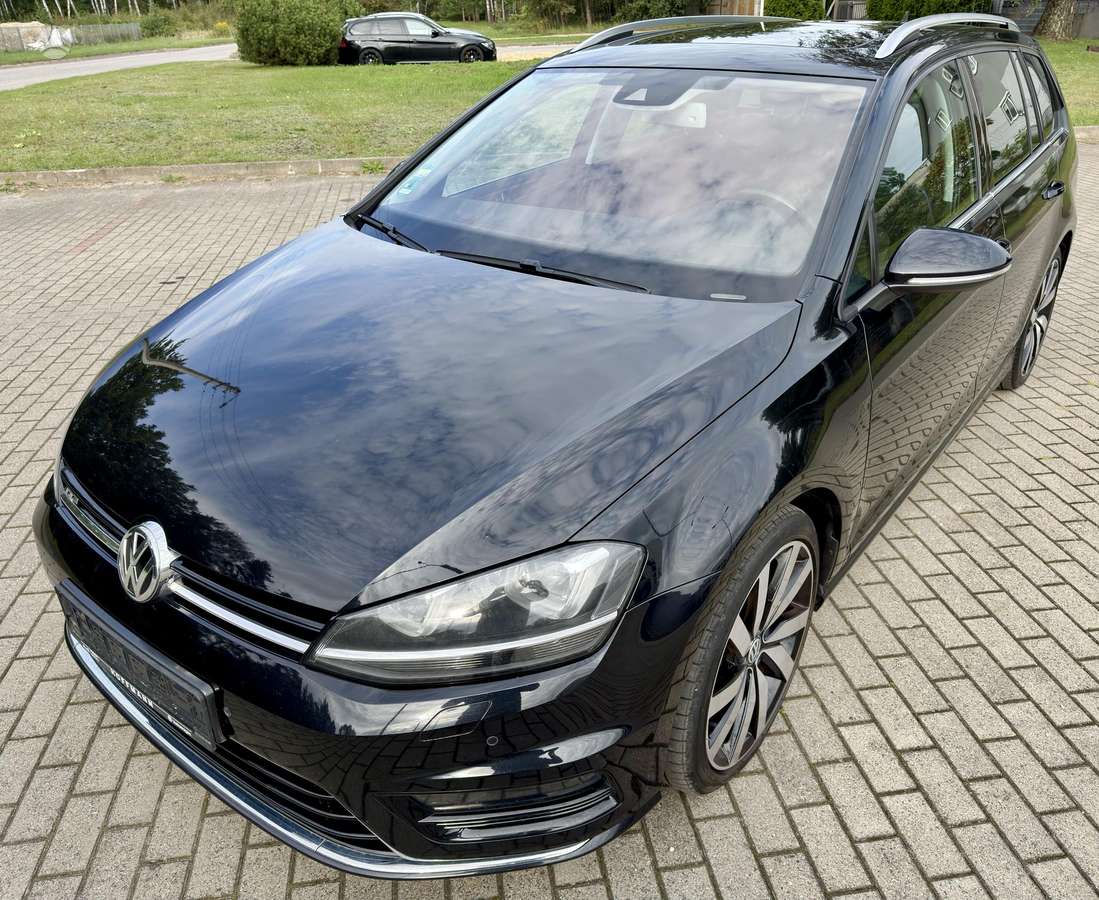 Volkswagen Golf - 2
