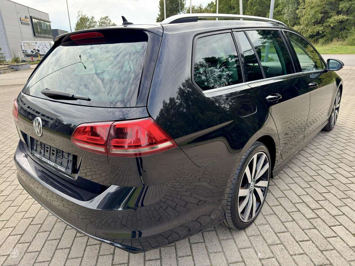 Volkswagen Golf - 6