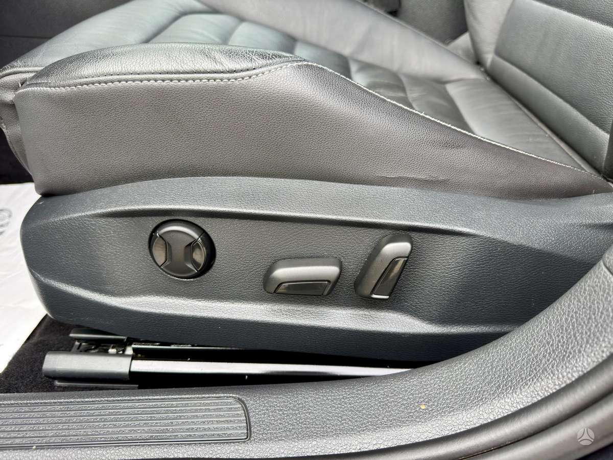 Volkswagen Golf - 12