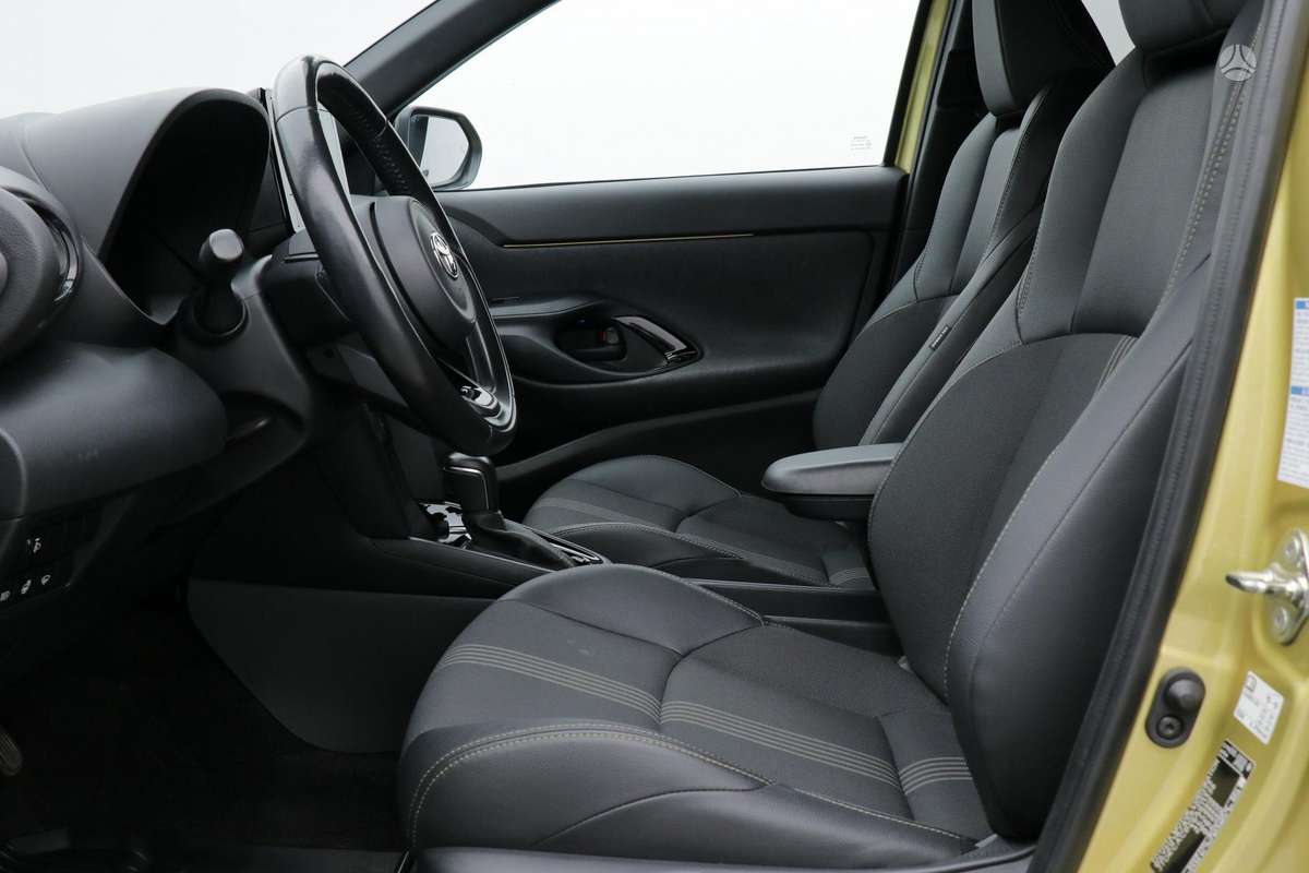 Toyota Yaris Cross - 12