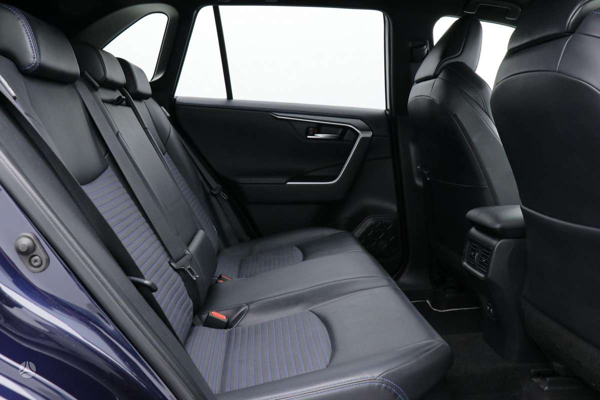 Toyota RAV4 - 10