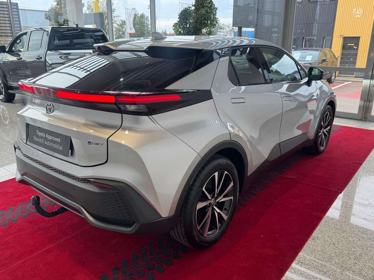 Toyota C-HR - 6