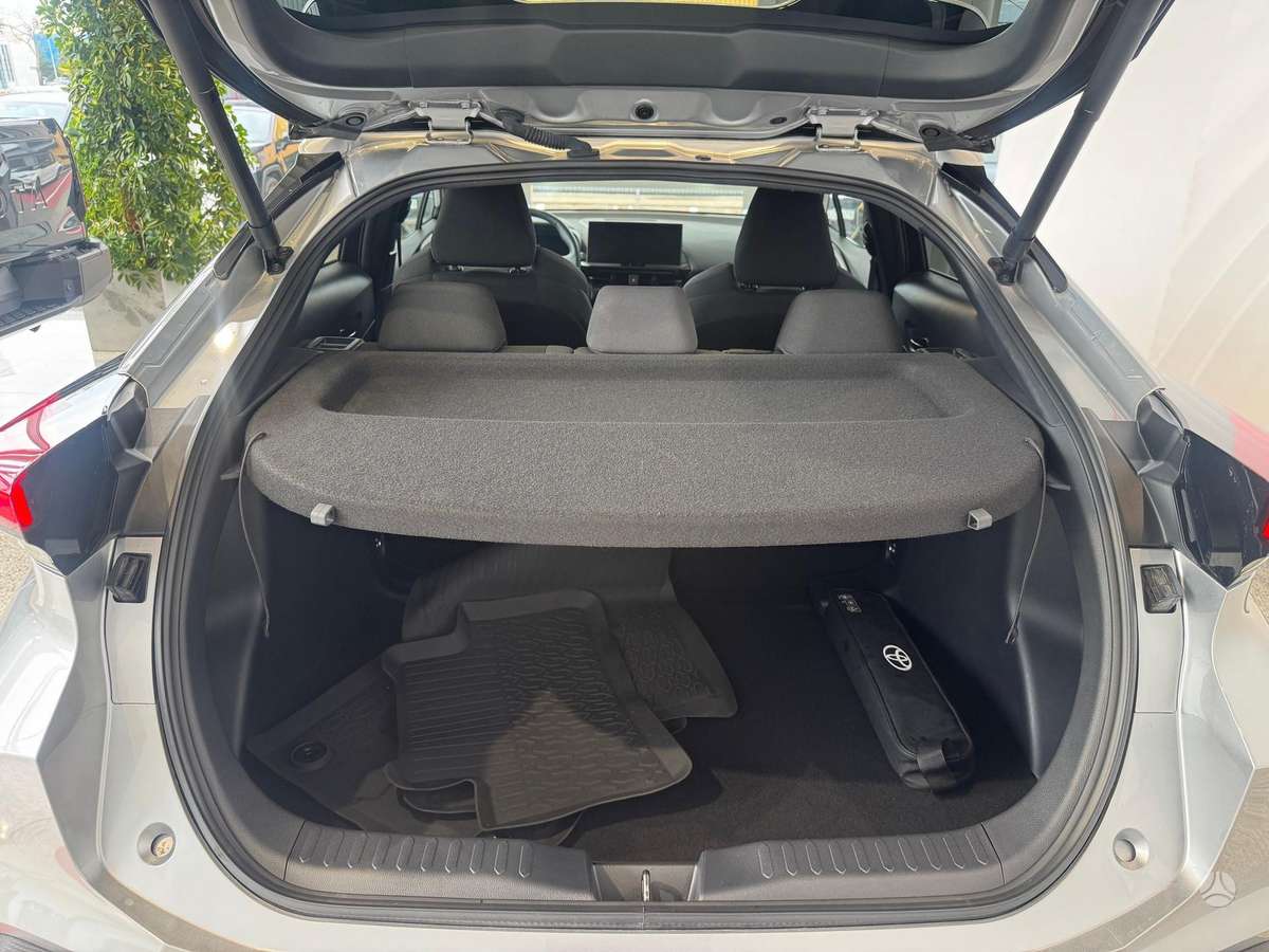 Toyota C-HR - 7