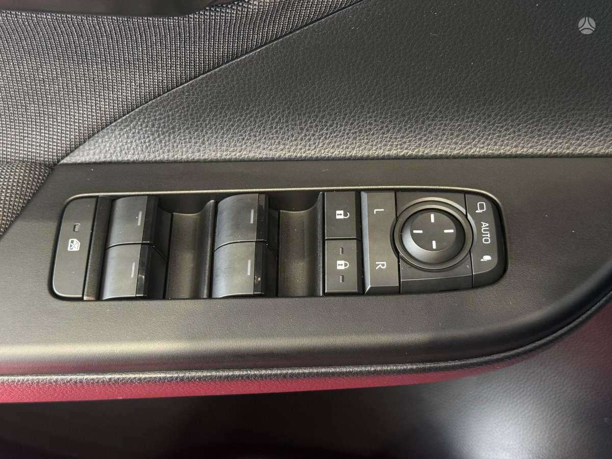 Toyota C-HR - 11