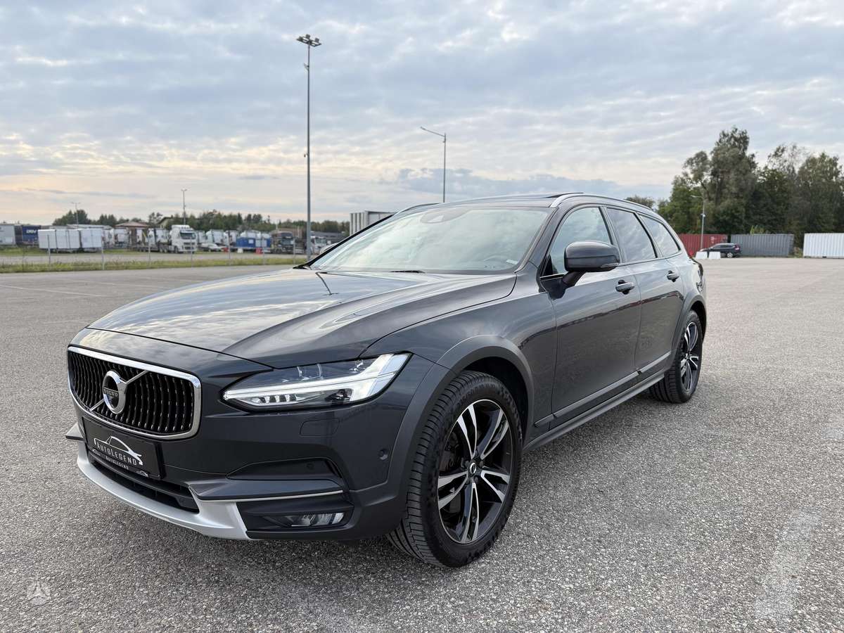 Volvo V90 Cross Country - 3