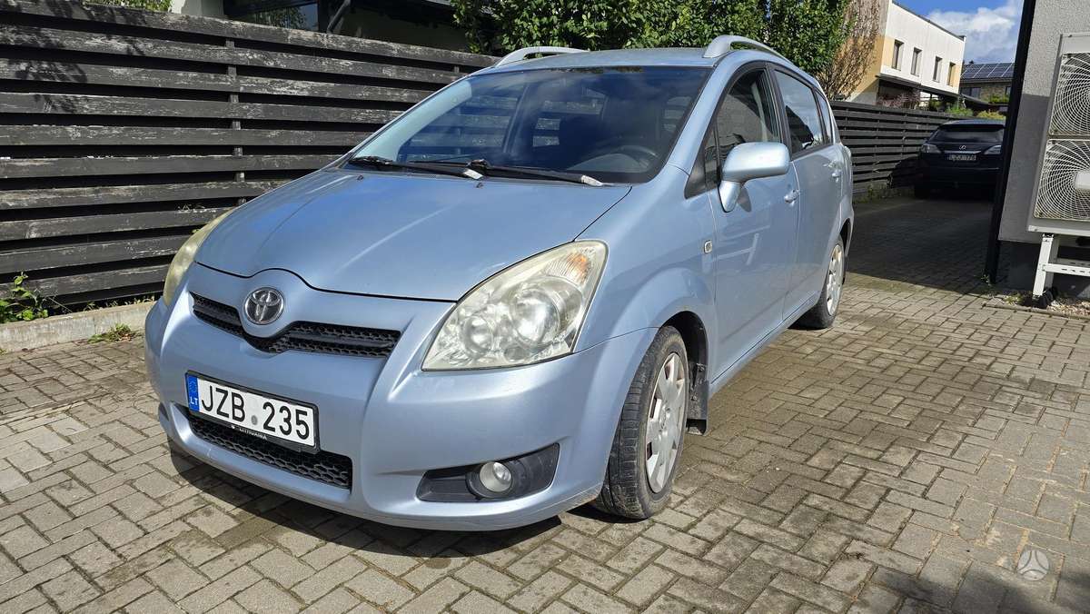 Toyota Corolla Verso - 1