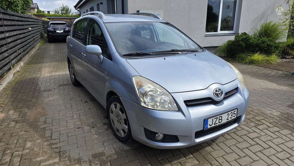Toyota Corolla Verso - 3