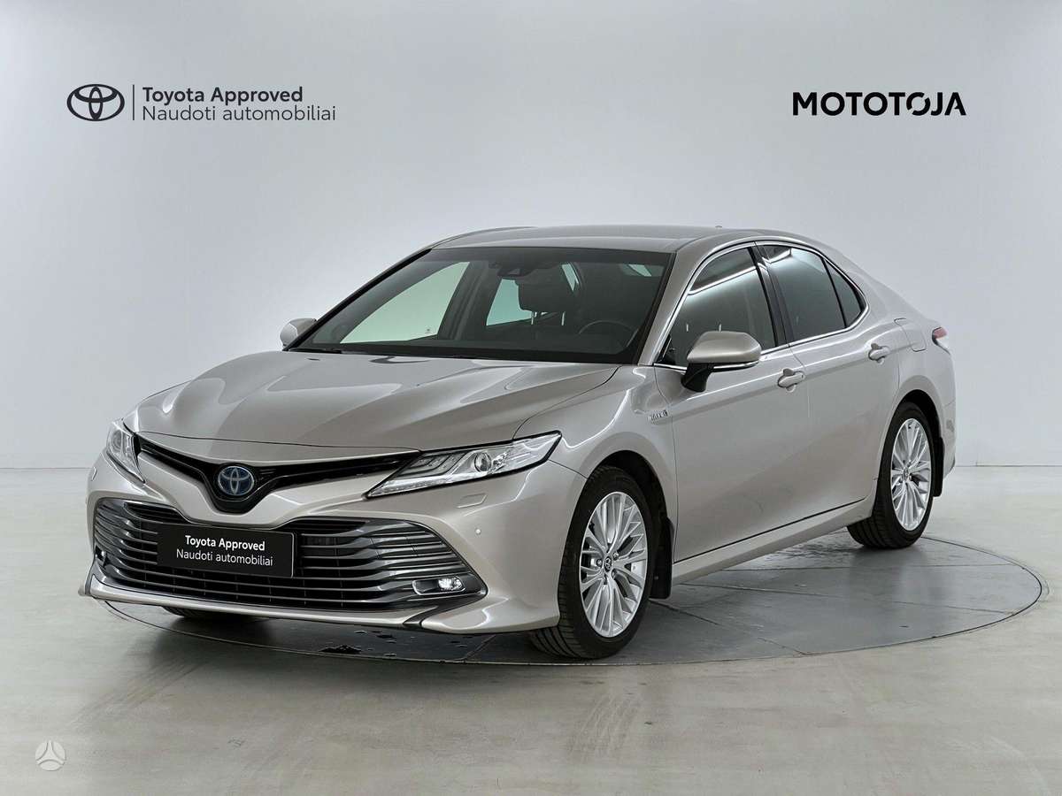 Toyota Camry - 1
