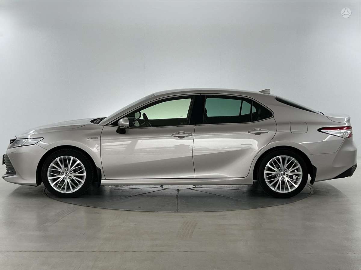 Toyota Camry - 3
