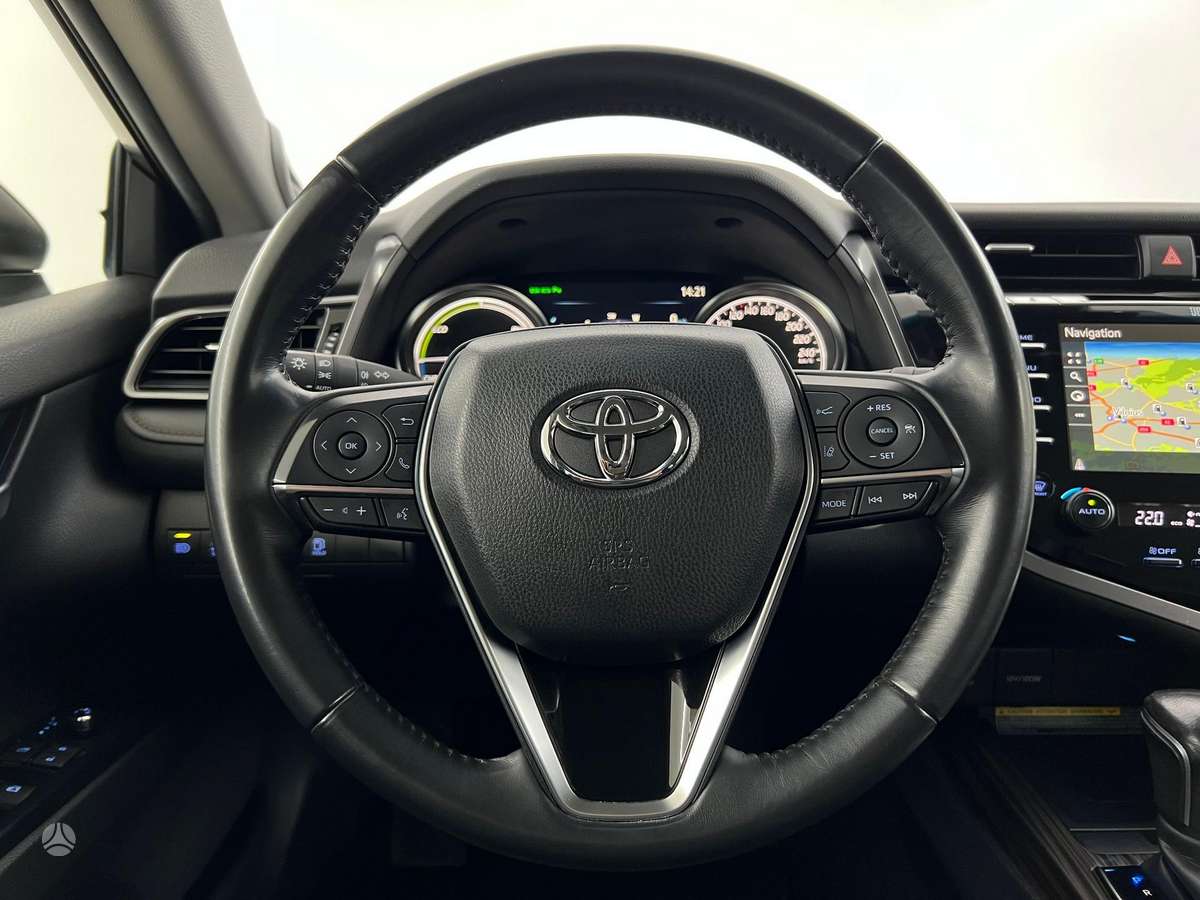 Toyota Camry - 12