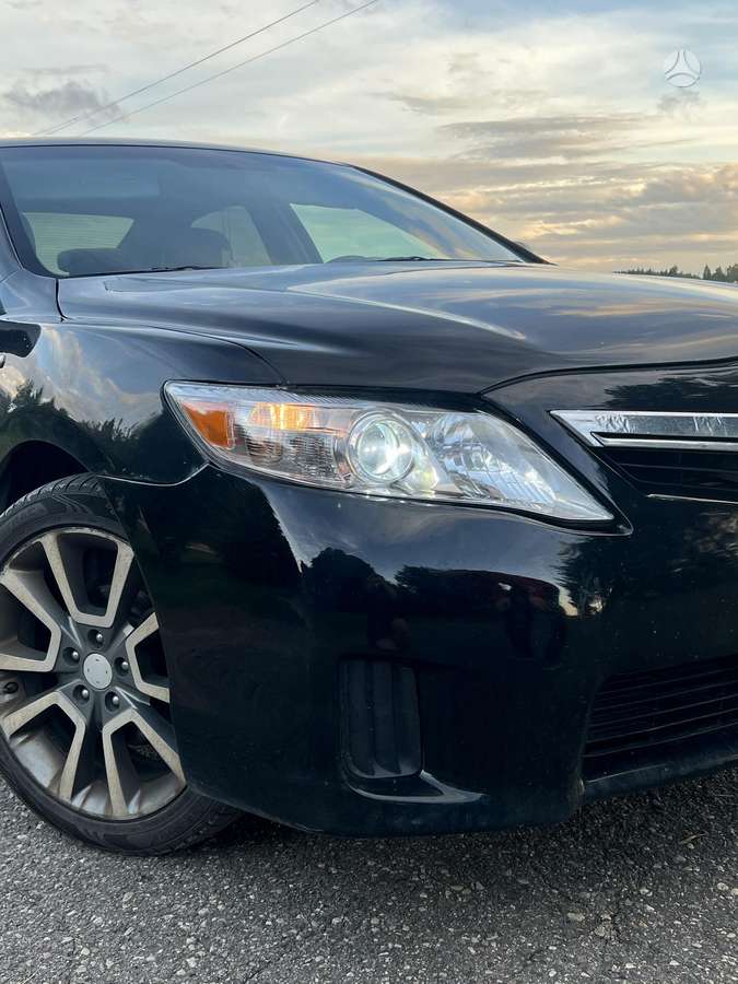 Toyota Camry - 3