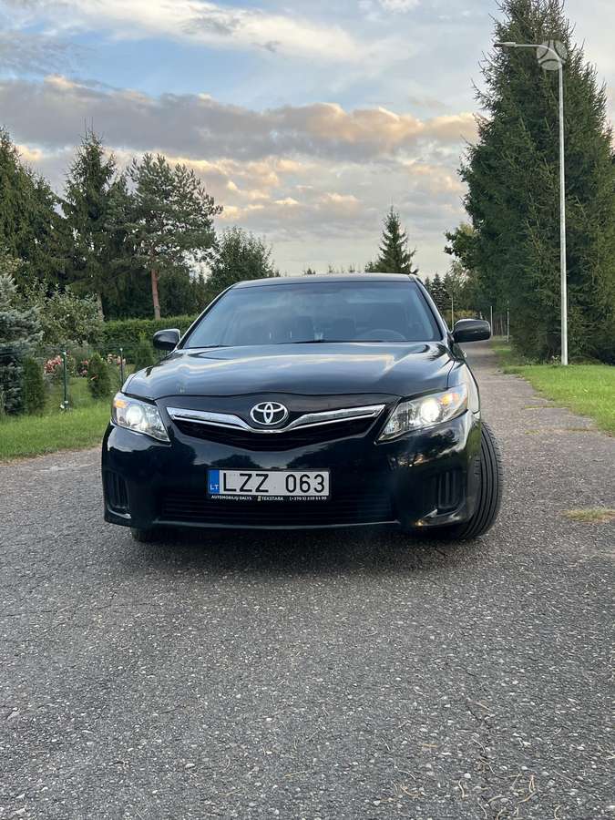 Toyota Camry - 5