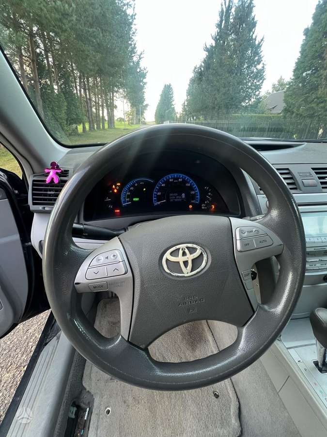 Toyota Camry - 8