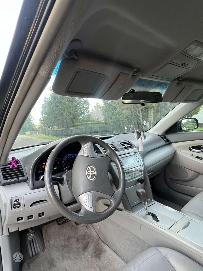 Toyota Camry - 9