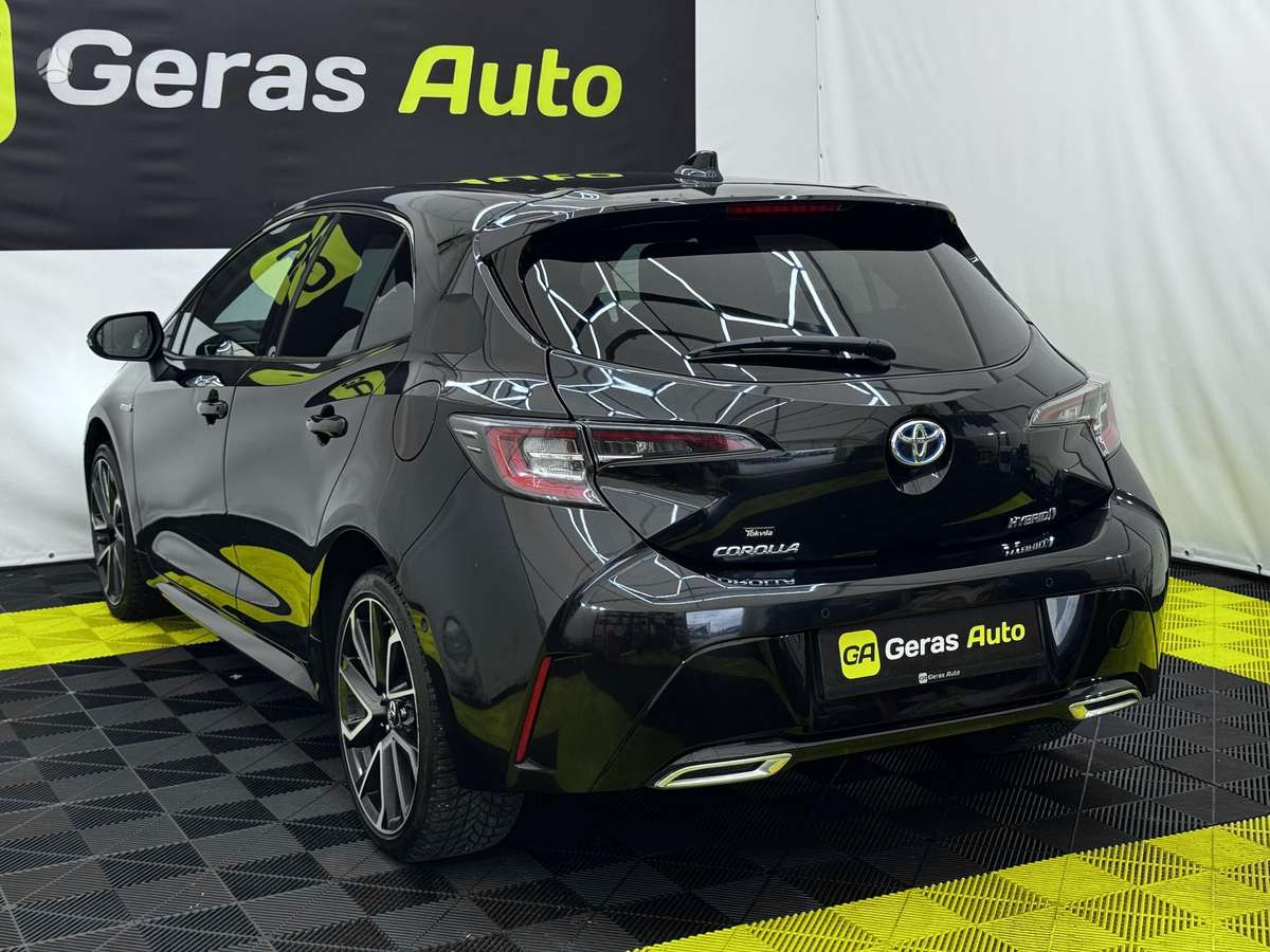Toyota Corolla - 5