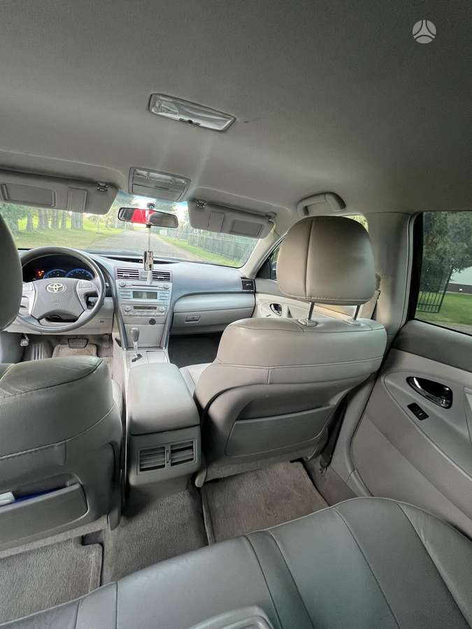 Toyota Camry - 11