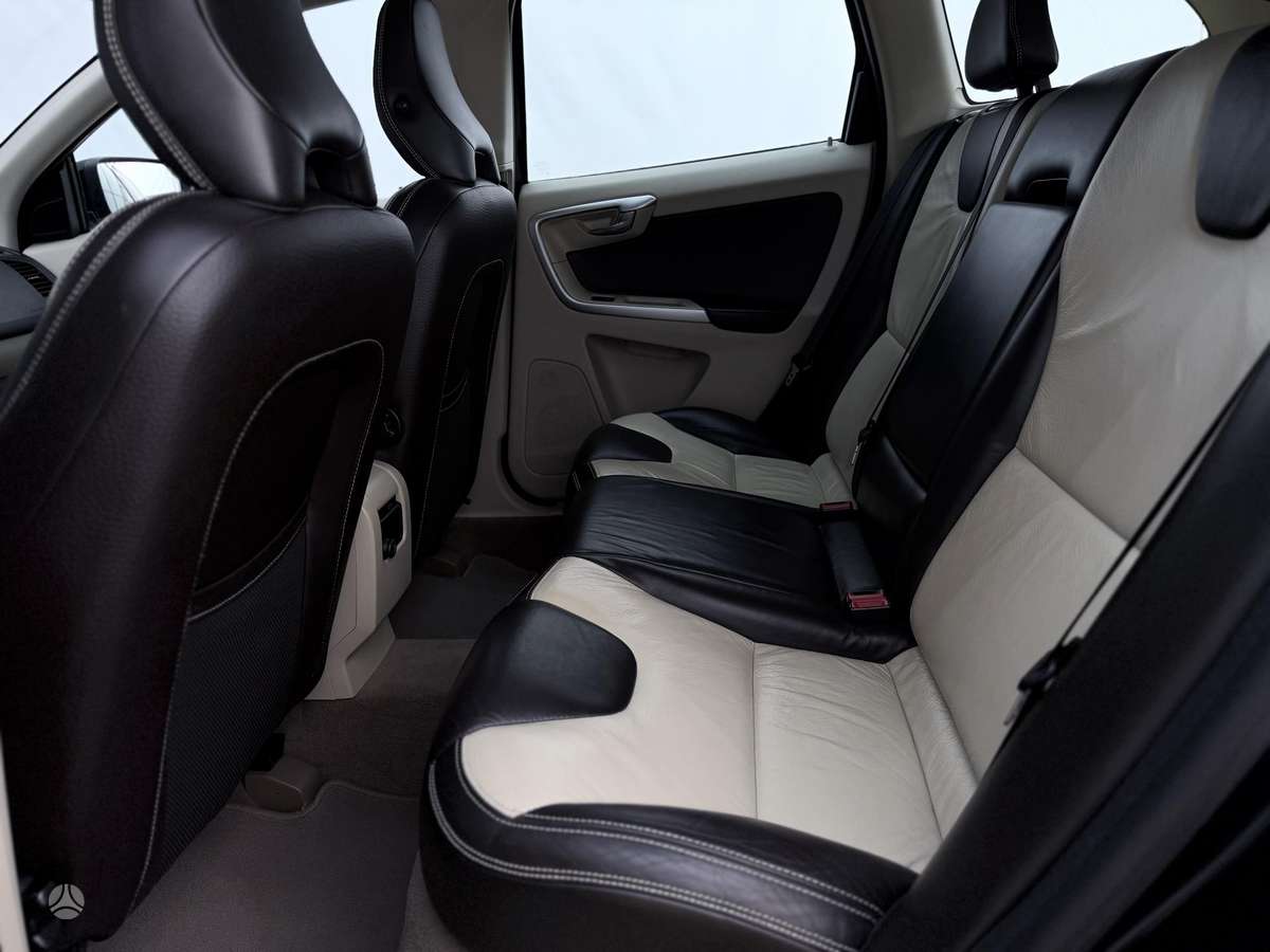 Volvo XC60 - 11