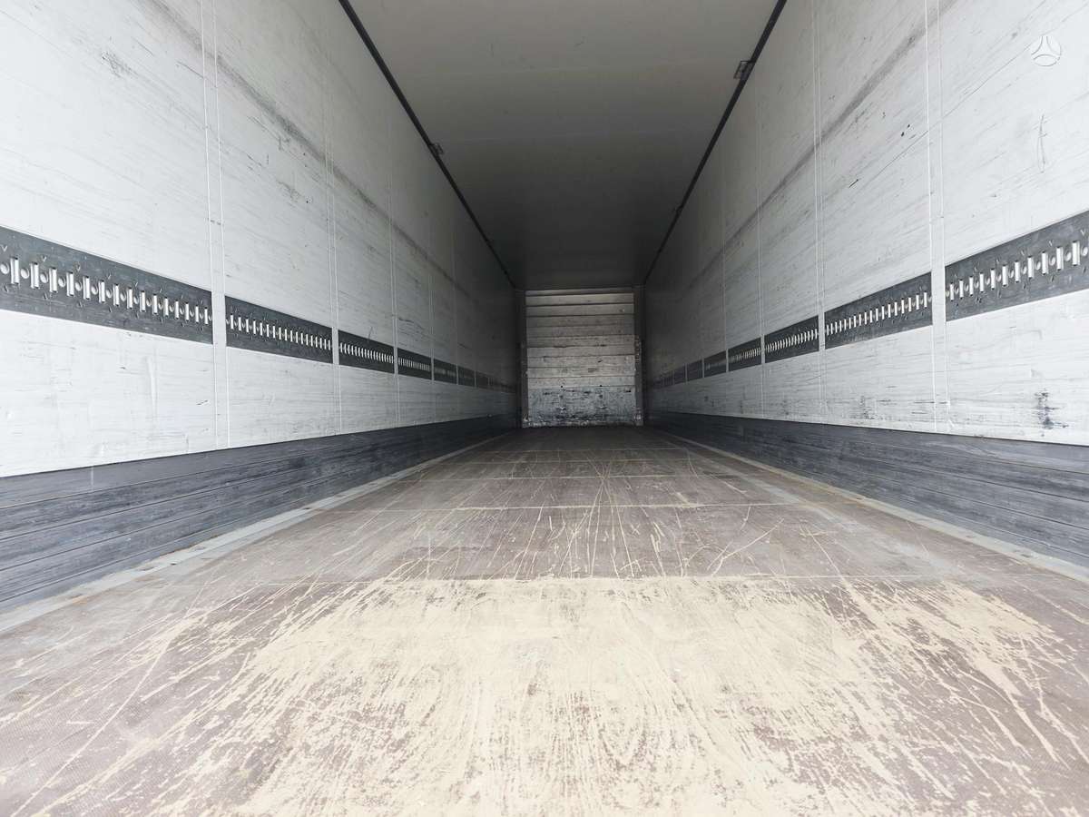 Schmitz SKO 25, box / van type