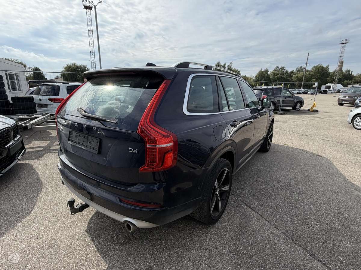 Volvo XC90 - 4