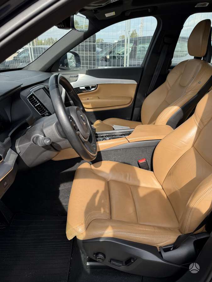 Volvo XC90 - 9