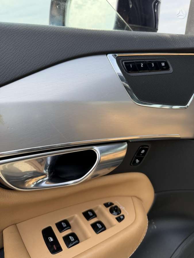 Volvo XC90 - 10