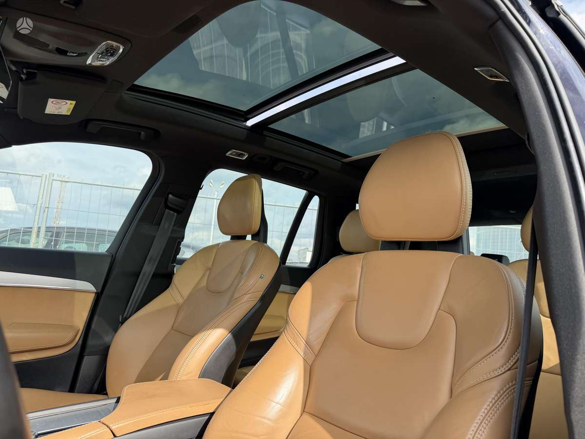 Volvo XC90 - 11
