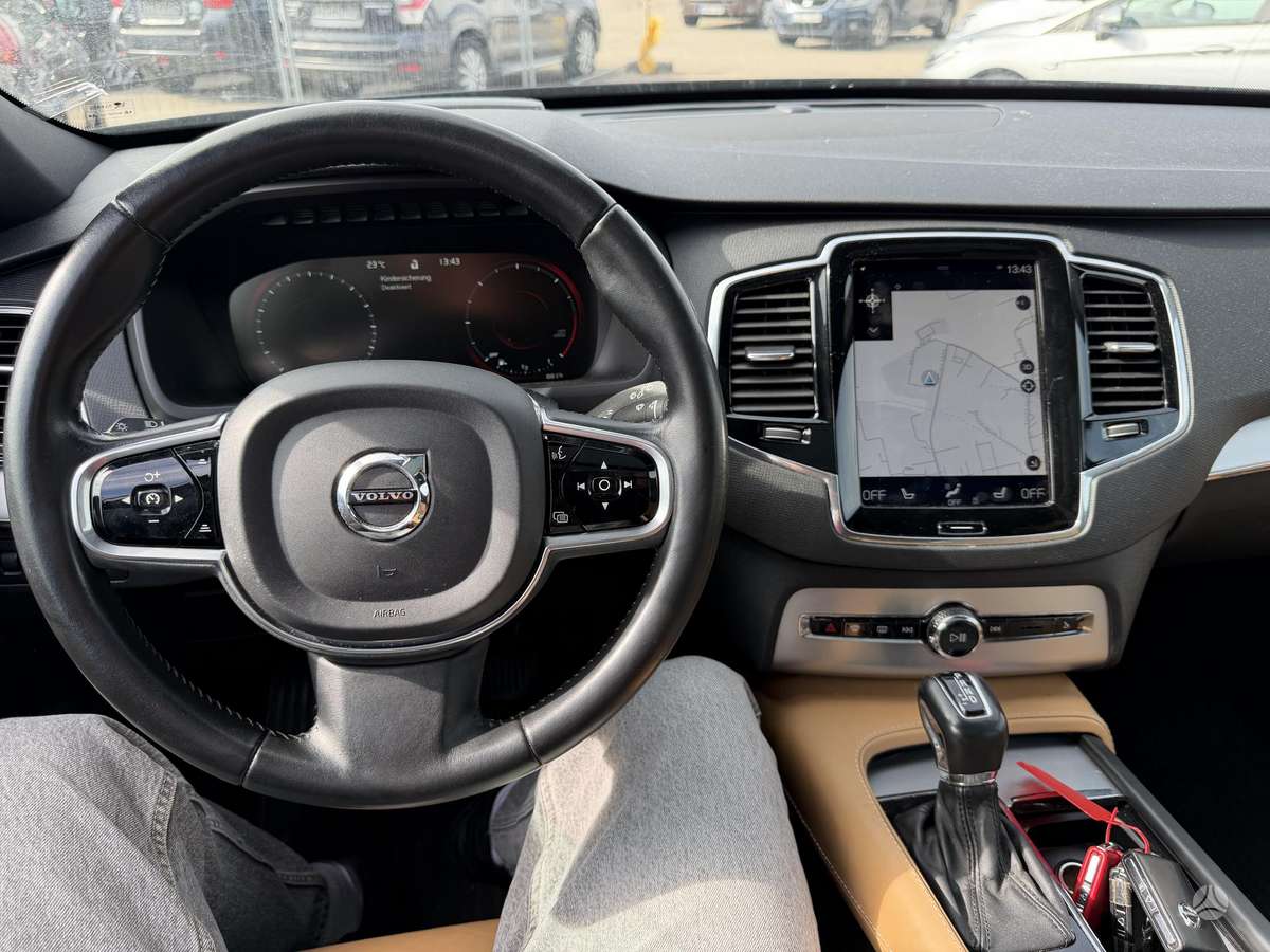 Volvo XC90 - 12