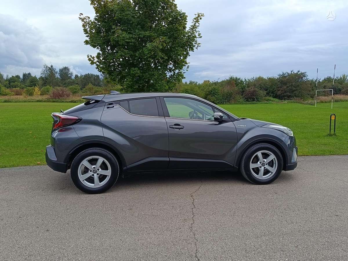 Toyota C-HR - 4