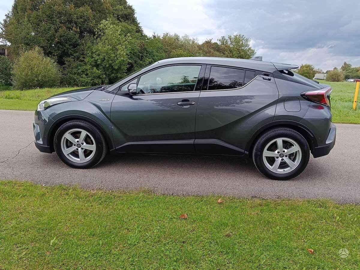 Toyota C-HR - 5