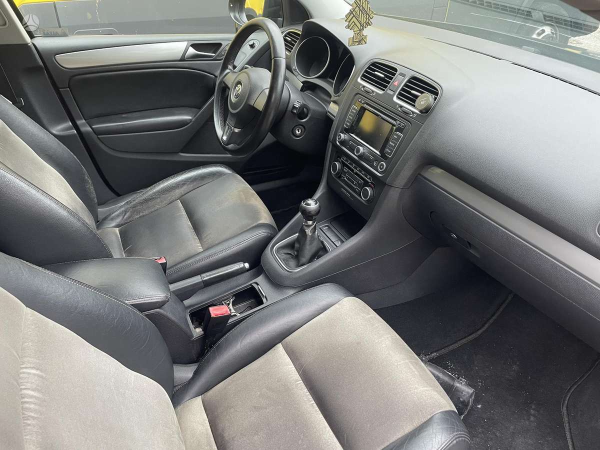 Volkswagen Golf - 4