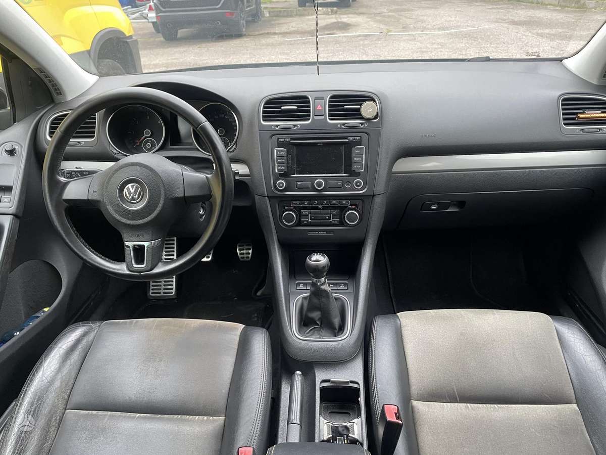 Volkswagen Golf - 5