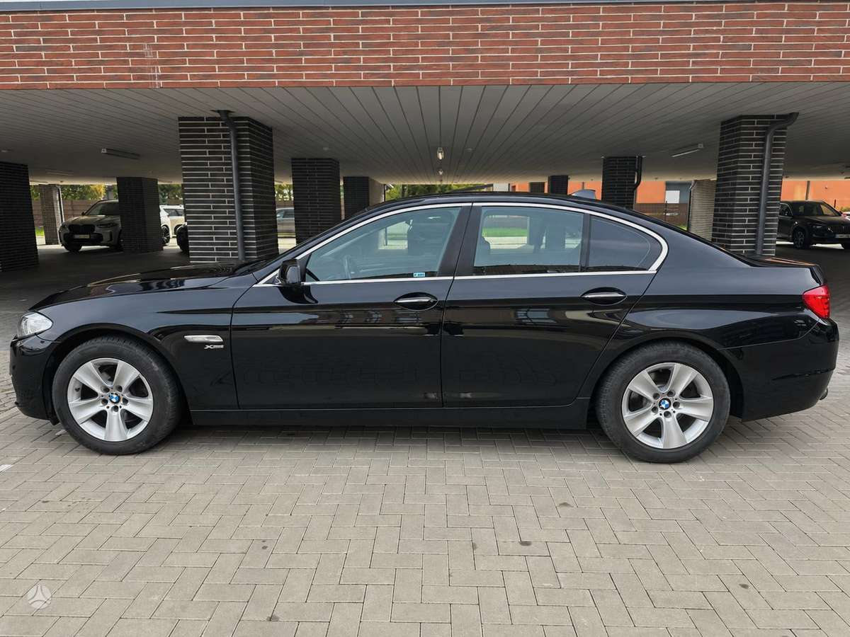 BMW 528, 2.0 l., Седан