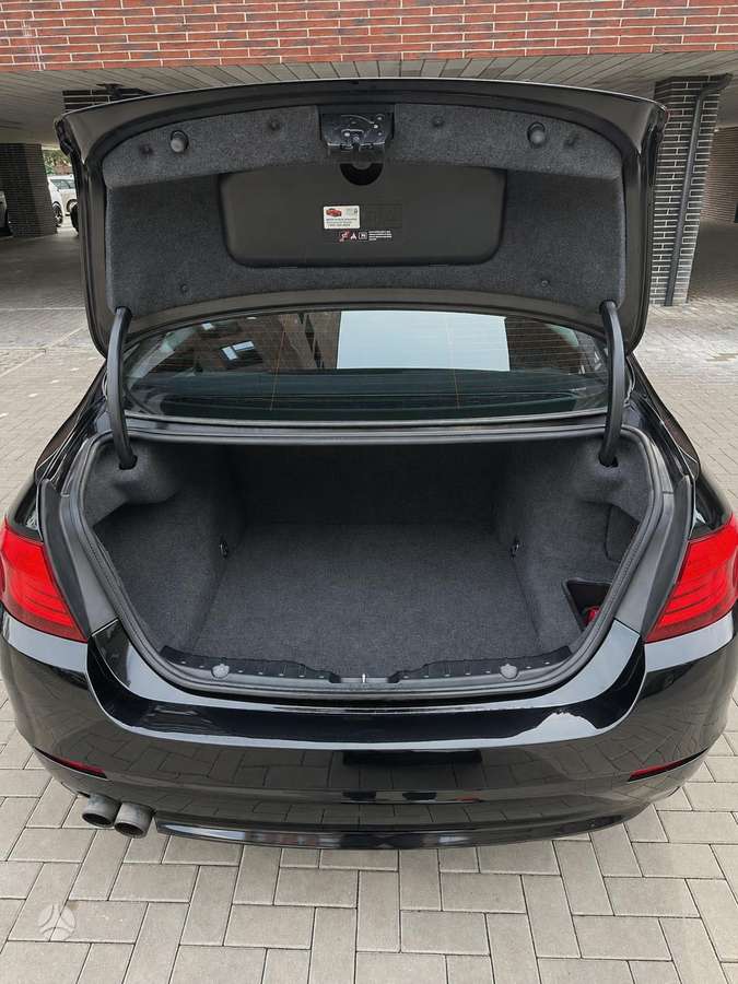 BMW 528, 2.0 l., Седан