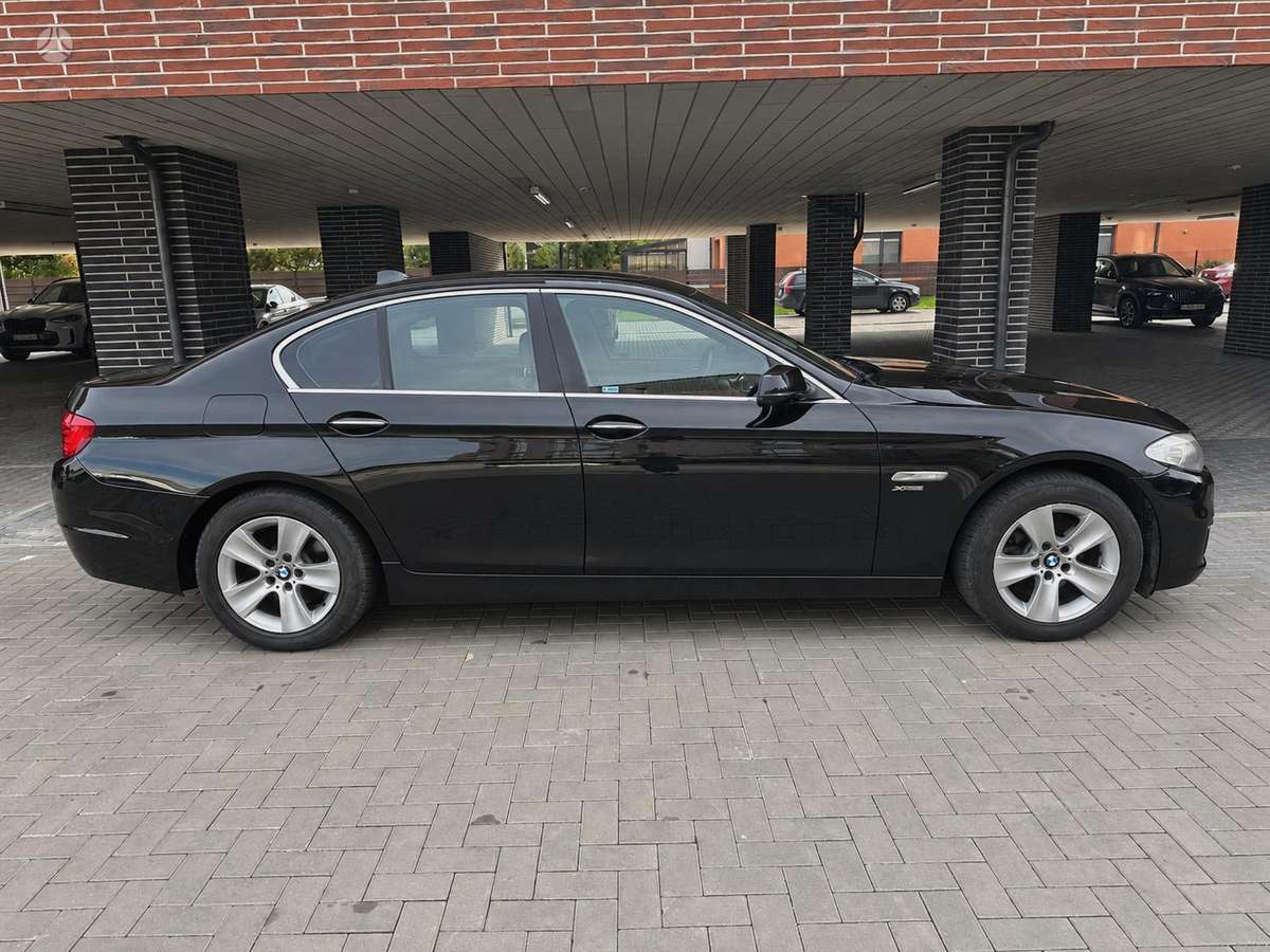 BMW 528, 2.0 l., Седан