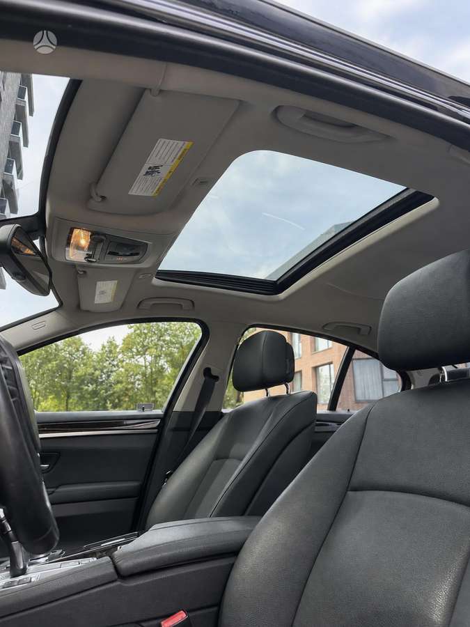 BMW 528, 2.0 l., Седан