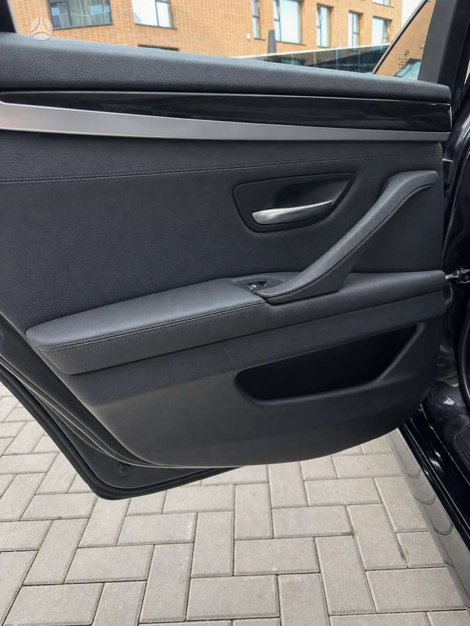 BMW 528, 2.0 l., Седан