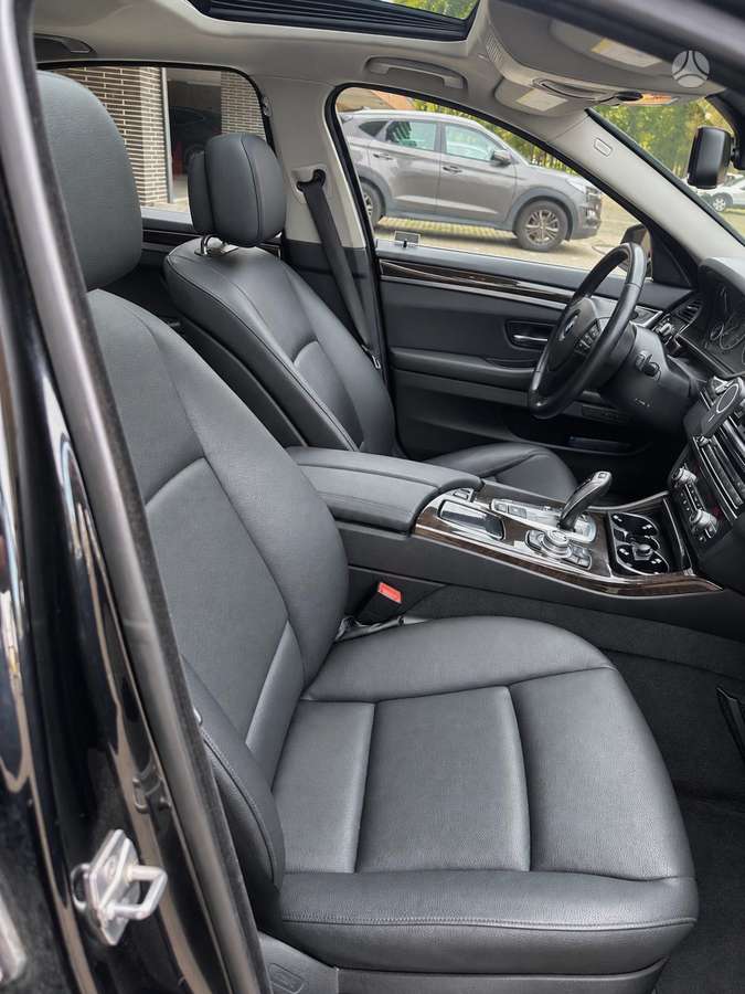 BMW 528, 2.0 l., saloon / sedan