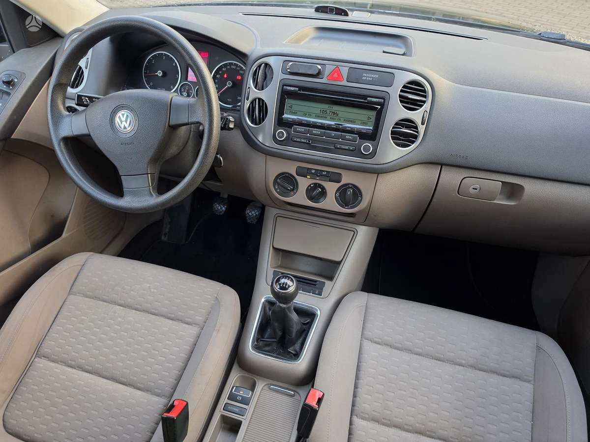 Volkswagen Tiguan - 9