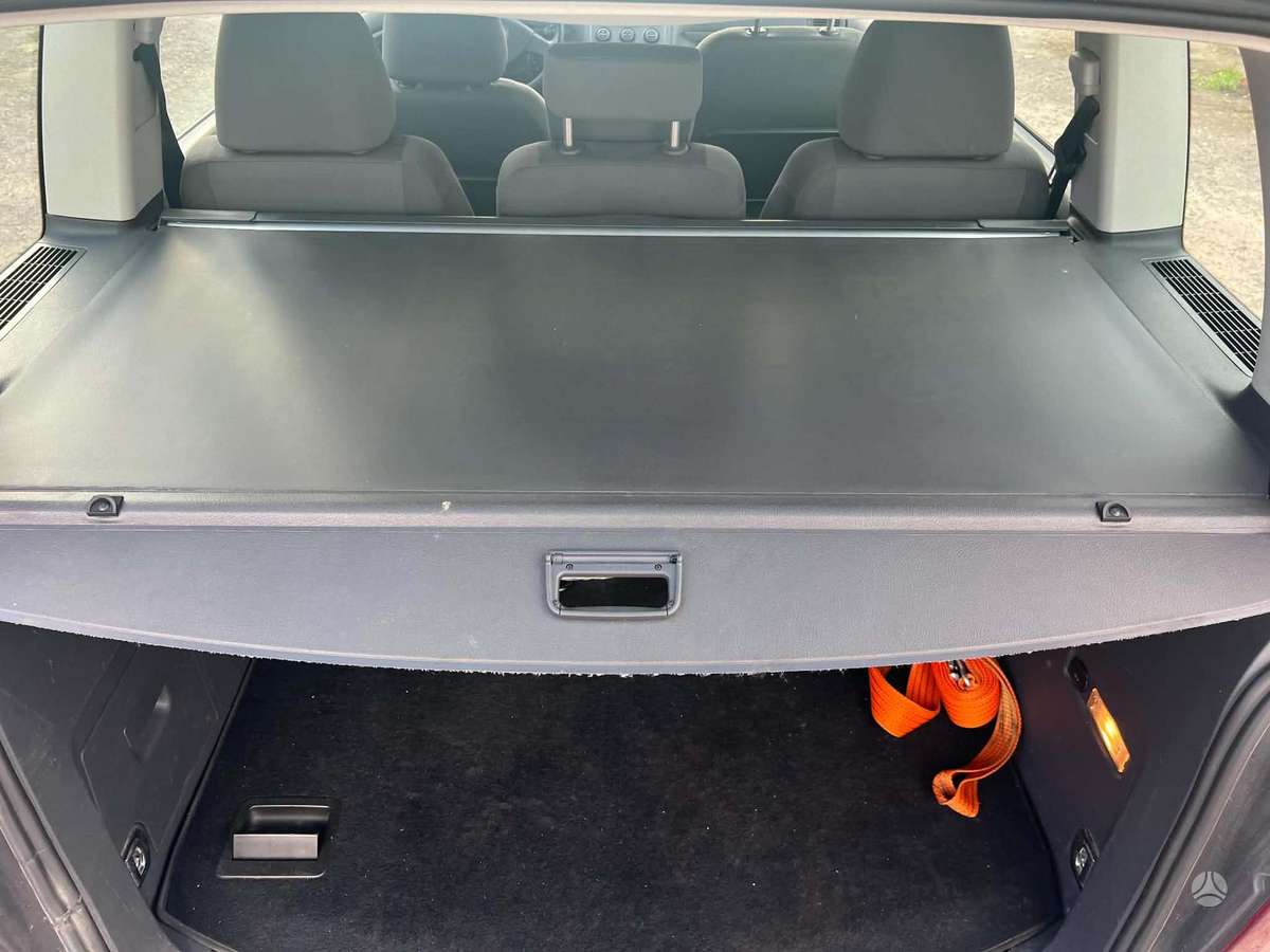 Volkswagen Touran - 6