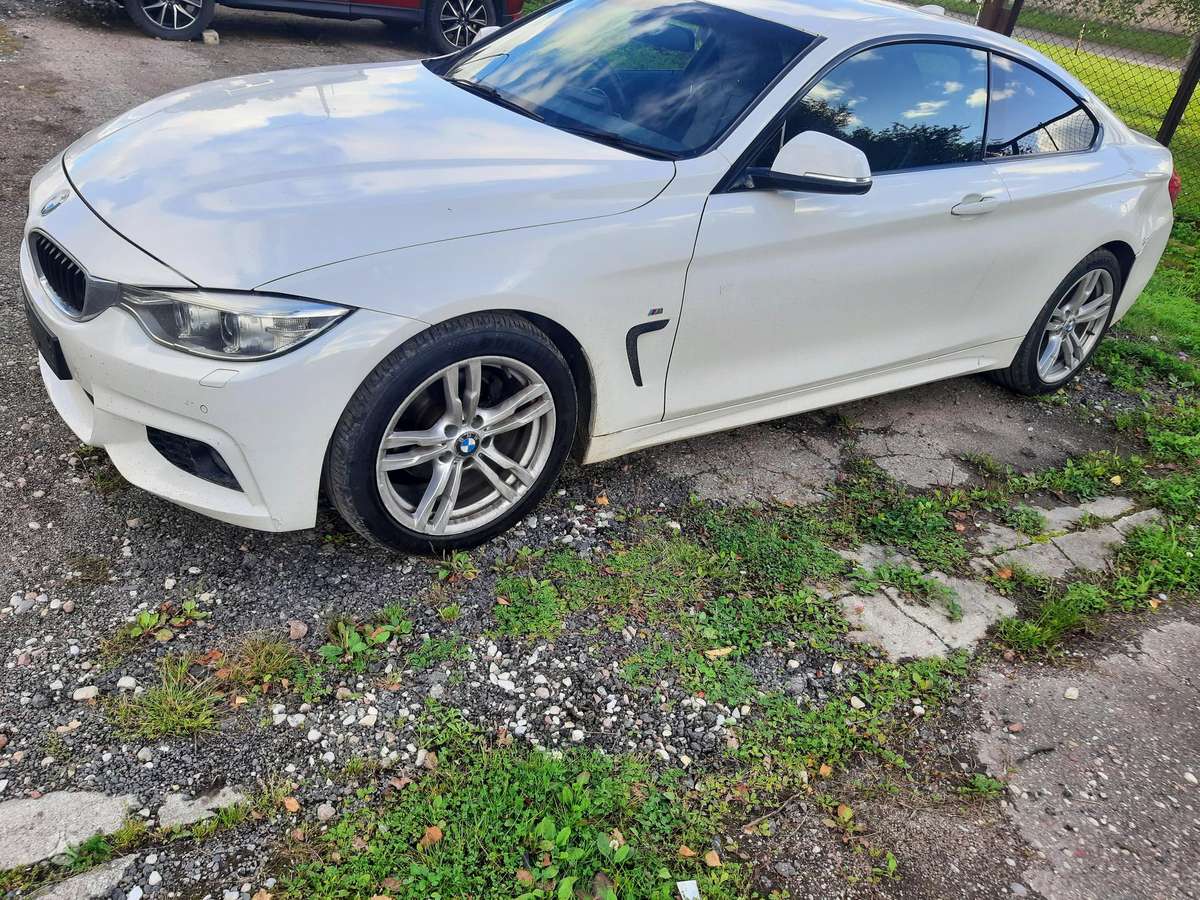 BMW 4 serija dalimis