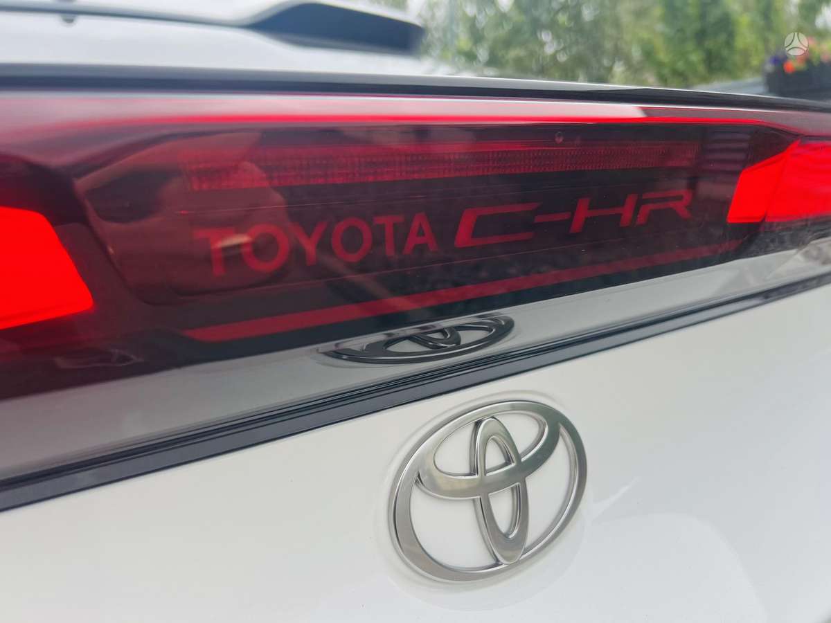 Toyota C-HR - 11