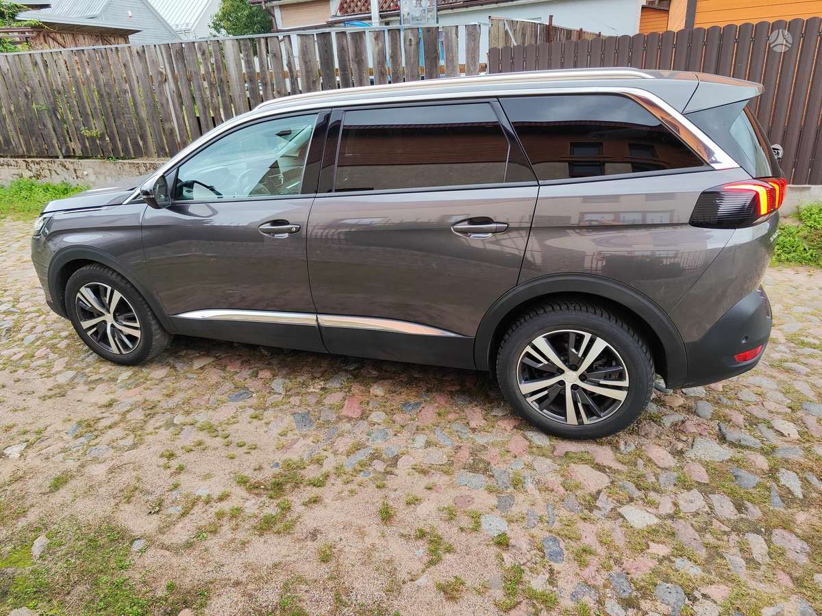 Peugeot 5008 - 8