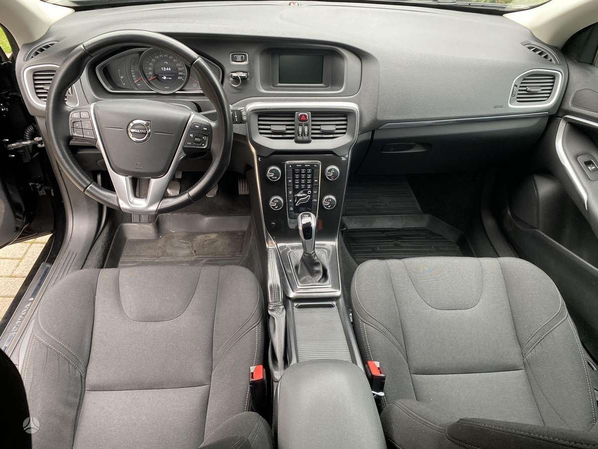 Volvo V40, 2.0 l., Хэтчбек