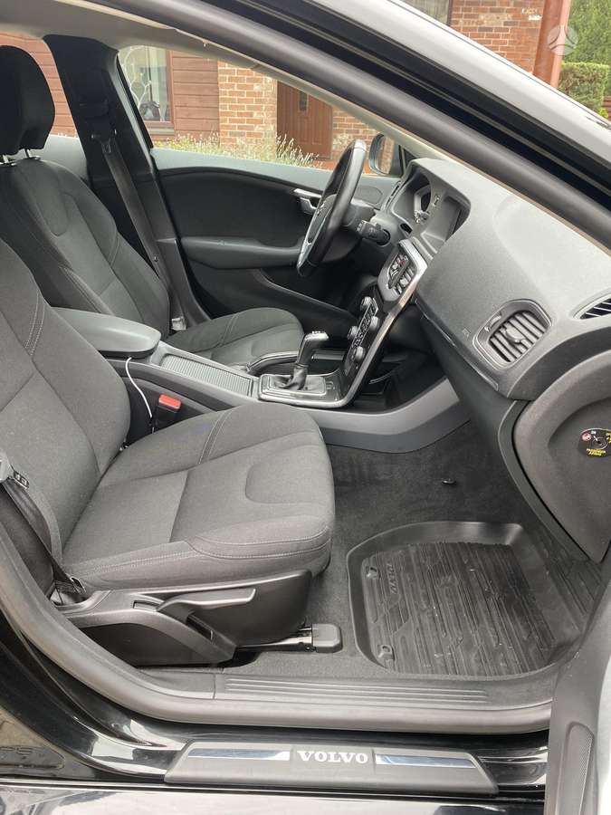 Volvo V40, 2.0 l., Хэтчбек