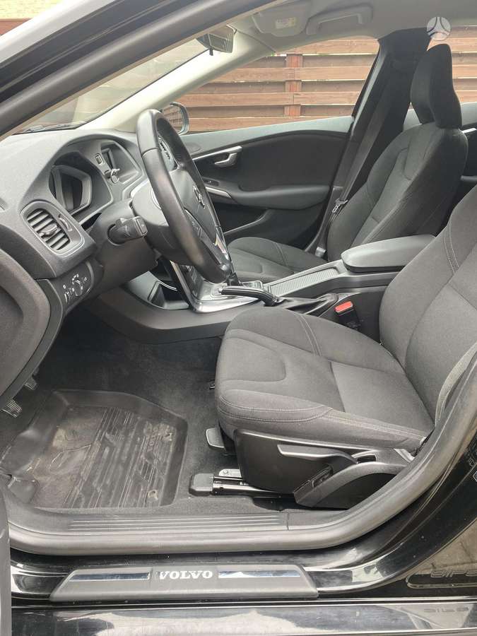 Volvo V40, 2.0 l., Хэтчбек
