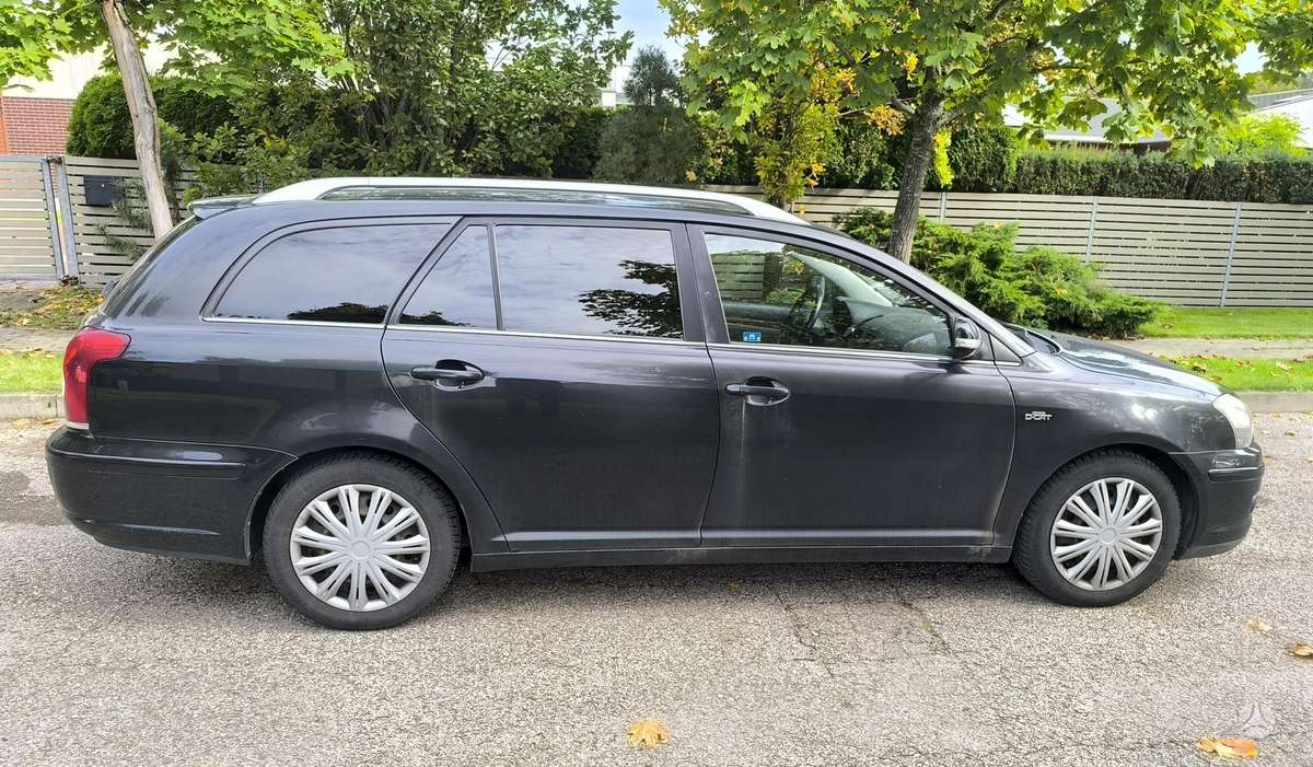 Toyota Avensis - 2