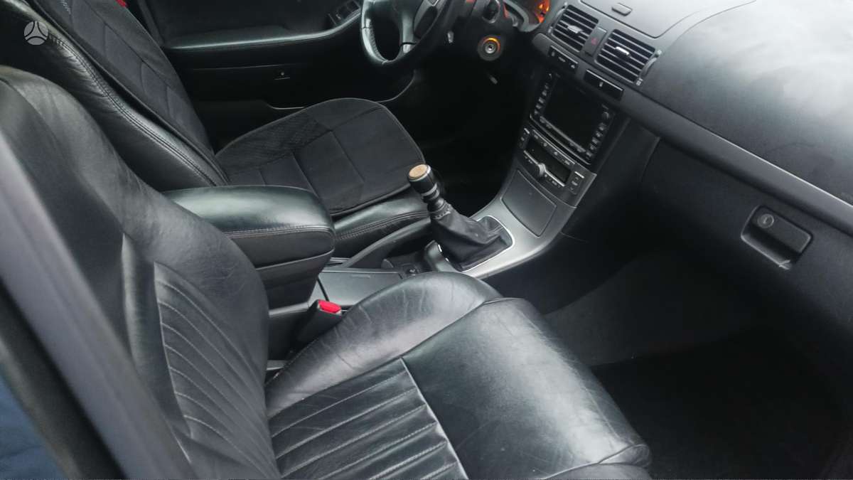 Toyota Avensis - 5