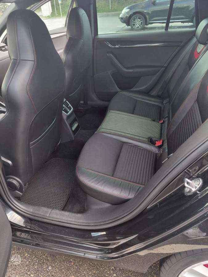 Škoda Octavia - 2